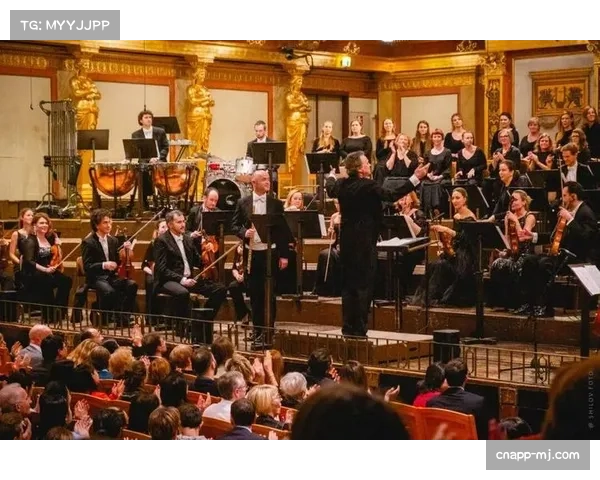 欧冠交响音乐会在维也纳举行，以古典乐演绎各队主题曲